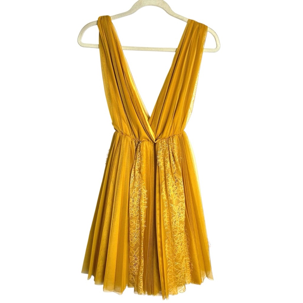 SoAllure NEW! Made in Italy Yellow Lace Mesh Pleated Dress Size 42 (US 6/8)
